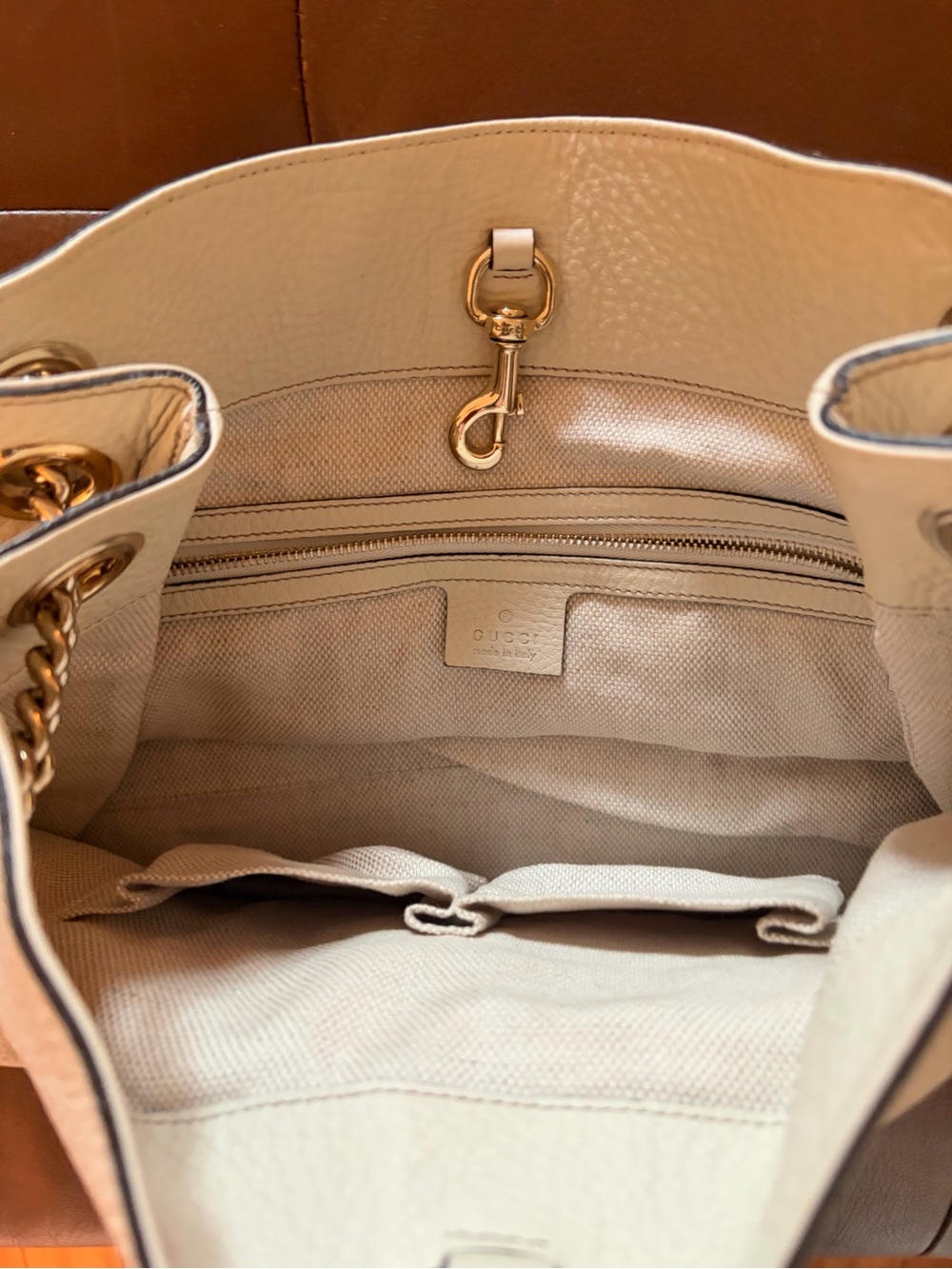 Gucci Cream Leather Shoulder Bag with Gold Chain Straps - Picture 3 of 10